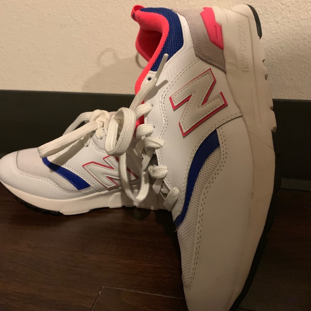 New Balance tennis shoes (never worn)